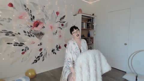 Natasha Luxxx online show from 12.10.24