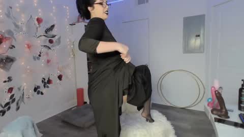 Natasha Luxxx online show from 12.23.24