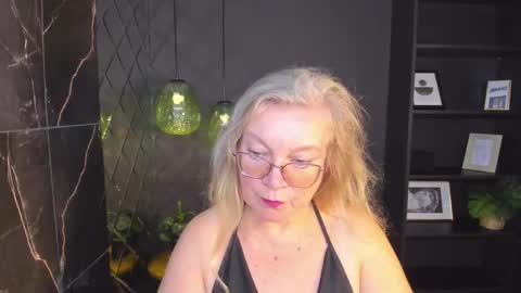 NataliCloud online show from 10.18.25