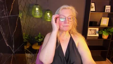 Snapshot of natalicloud chatting on 04.19.26 NataliCloud online show from 04.19.26