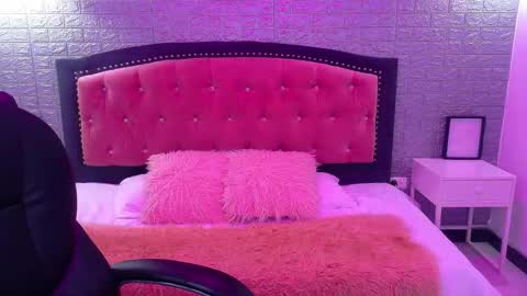 natalie  online show from 10.07.25