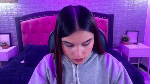 natalie  online show from 11.15.25