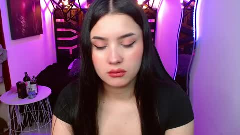 Snapshot of natalie_loffreda chatting on 06.03.26 natalie online show from 06.03.26