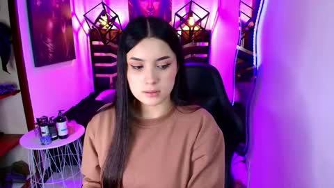 Snapshot of natalie_loffreda chatting on 06.06.26 natalie online show from 06.06.26