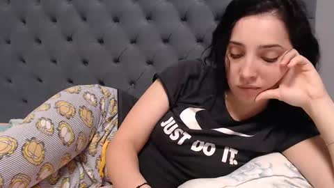 Snapshot of natalie_mia chatting on 02.05.25 Miia online show from 02.05.25