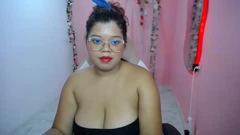 Snapshot of natalie_tits1 chatting on 09.10.25 natalie_tits1 online show from 09.10.25