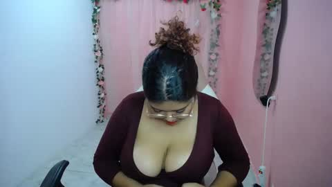 Snapshot of natalie_tits1 chatting on 09.19.25 natalie_tits1 online show from 09.19.25