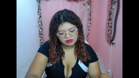 Snapshot of natalie_tits1 chatting on 09.30.25 natalie_tits1 online show from 09.30.25