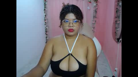 Snapshot of natalie_tits1 chatting on 10.08.25 natalie_tits1 online show from 10.08.25