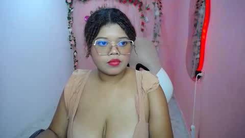 Snapshot of natalielabellex1 chatting on 09.09.25 natalielabellex1 online show from 09.09.25