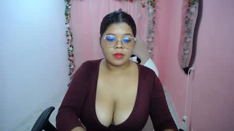 Snapshot of natalielabellex1 chatting on 09.19.25 natalielabellex1 online show from 09.19.25