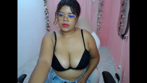 Snapshot of natalielabellex1 chatting on 10.10.25 natalielabellex1 online show from 10.10.25