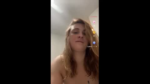 Snapshot of natalielynn4216 chatting on 01.19.26 natalielynn4216 online show from 01.19.26