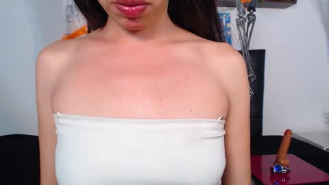 Natalia  online show from 10.11.25