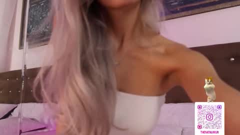 Snapshot of natalimurr chatting on 10.24.25 Natali online show from 10.24.25