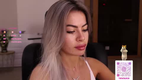 Snapshot of natalimurr chatting on 10.27.25 Natali online show from 10.27.25