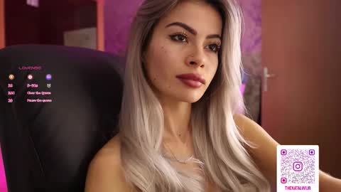 Snapshot of natalimurr chatting on 10.28.25 Natali online show from 10.28.25