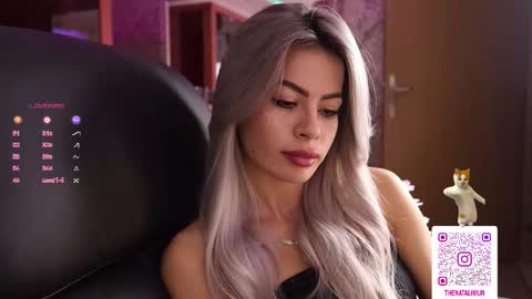 Snapshot of natalimurr chatting on 10.29.25 Natali online show from 10.29.25