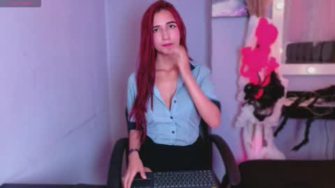 Snapshot of natalliapradas chatting on 10.29.25 natalliapradas online show from 10.29.25