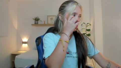 Snapshot of nataly_rodri chatting on 04.24.26 Nataly online show from 04.24.26