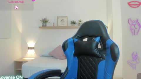Snapshot of nataly_rodri chatting on 04.25.26 Nataly online show from 04.25.26