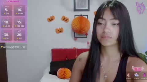 Nataly Escobar online show from 10.28.25