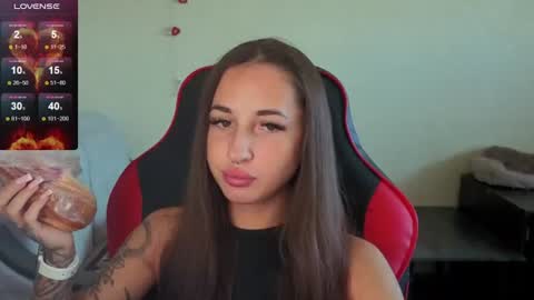 Snapshot of natalyfreman chatting on 06.18.26 Nataly online show from 06.18.26