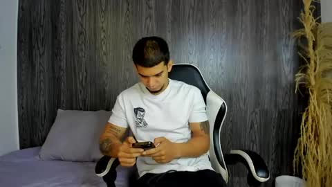Snapshot of natan_77 chatting on 05.17.26 natan_77 online show from 05.17.26