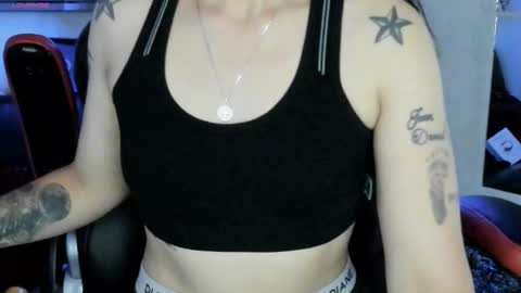 Snapshot of natasha__logan chatting on 11.23.25 Natasha online show from 11.23.25