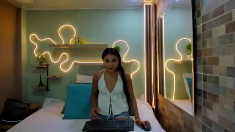 N A T A S H A  online show from 04.21.26