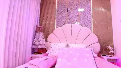 Natasha online show from 11.28.25