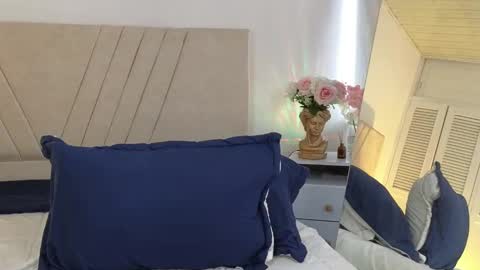 Snapshot of natashablade_ chatting on 11.10.25 Natasha online show from 11.10.25