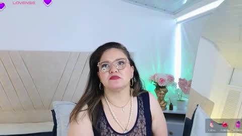 Snapshot of natashablade_ chatting on 11.29.25 Natasha online show from 11.29.25