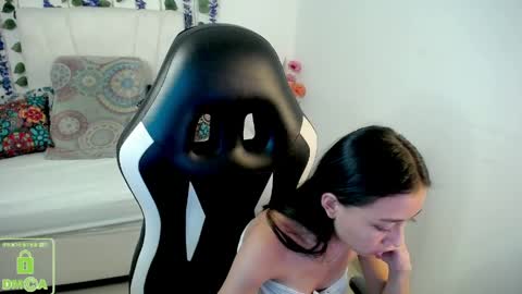 Snapshot of nathaliasweet_1_ chatting on 04.29.26 nathaliasweet_1_ online show from 04.29.26