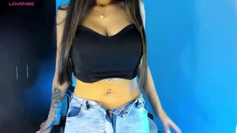 Snapshot of nathalie_rose chatting on 12.30.24 Nathalie online show from 12.30.24