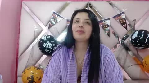 nathaly low online show from 10.18.25