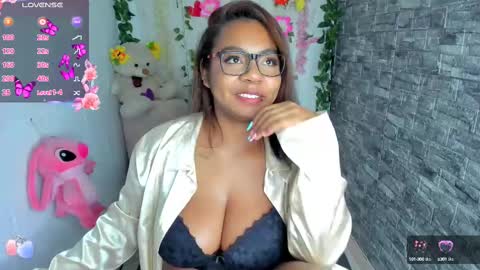 Snapshot of nathasha_jhonsom_ chatting on 03.09.25 Naty online show from 03.09.25