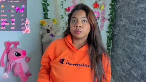 Snapshot of nathasha_jhonsom_ chatting on 03.10.25 Naty online show from 03.10.25