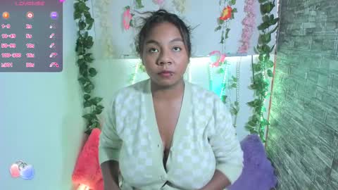 Snapshot of nathasha_jhonsom_ chatting on 09.30.25 Naty online show from 09.30.25
