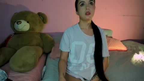 Nathalia online show from 02.20.25