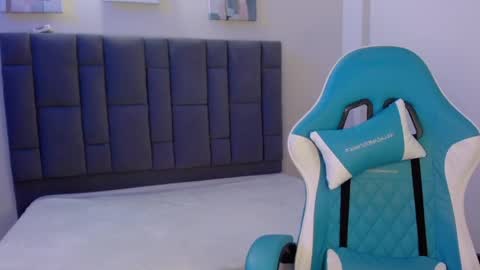 natti_bluee online show from 04.02.26