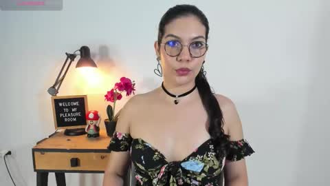 Natty Trainor online show from 02.12.26