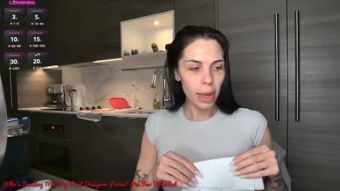 Snapshot of nattywithoutdaddy chatting on 12.25.24 NATTY FIERROS online show from 12.25.24
