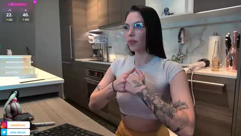 Snapshot of nattywithoutdaddy chatting on 12.27.24 NATTY FIERROS online show from 12.27.24