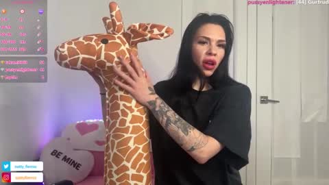Snapshot of nattywithoutdaddy chatting on 03.10.25 NATTY FIERROS online show from 03.10.25