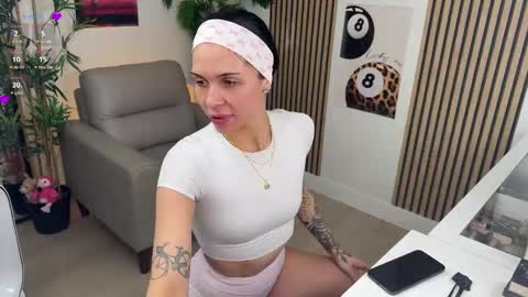 Snapshot of nattywithoutdaddy chatting on 10.07.25 NATTY FIERROS online show from 10.07.25