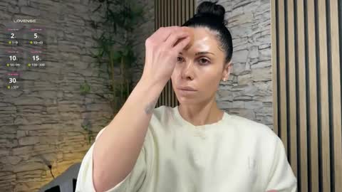 NATTY FIERROS online show from 12.23.25