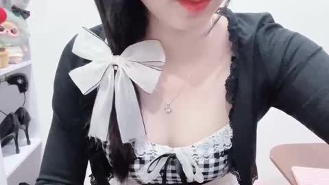 Kiki online show from 12.05.25