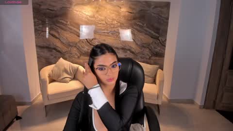 Snapshot of natyferrer chatting on 01.15.25 Naty Ferrer online show from 01.15.25