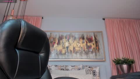 Snapshot of natyferrer chatting on 02.07.25 Naty Ferrer online show from 02.07.25